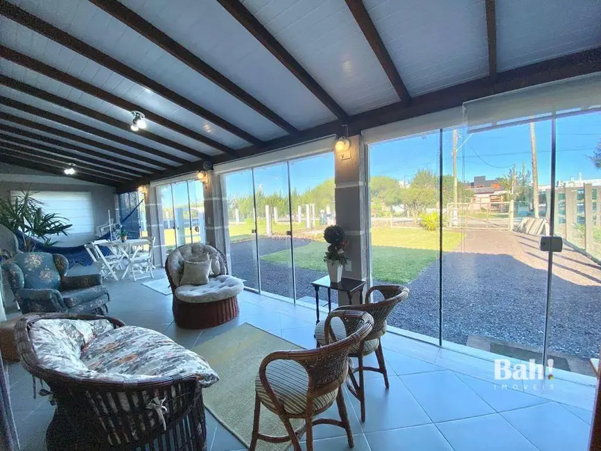 Casa com 5 quartos à venda, 360m2 em Capao Da Canoa - RS - imagem 2 Foto 2 de Casa com 5 quartos à venda, 360m2 em Capao Da Canoa - RS