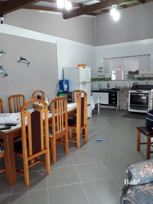 Casa com 5 quartos à venda, 360m2 em Capao Da Canoa - RS - imagem 6 Foto 6 de Casa com 5 quartos à venda, 360m2 em Capao Da Canoa - RS