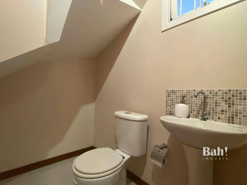 Sobrado com 3 quartos à venda, 100m2 em Fátima, Canoas - RS - imagem 6 Foto 6 de Sobrado com 3 quartos à venda, 100m2 em Fátima, Canoas - RS