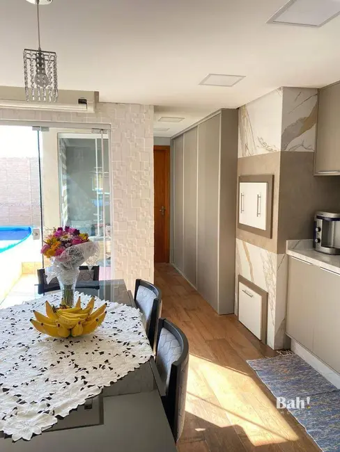 Casa de Condomínio com 3 quartos à venda, 100m2 em Central Parque, Cachoeirinha - RS - imagem 4 Foto 4 de Casa de Condomínio com 3 quartos à venda, 100m2 em Central Parque, Cachoeirinha - RS