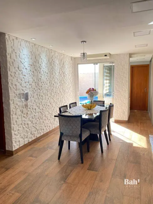 Casa de Condomínio com 3 quartos à venda, 100m2 em Central Parque, Cachoeirinha - RS - imagem 5 Foto 5 de Casa de Condomínio com 3 quartos à venda, 100m2 em Central Parque, Cachoeirinha - RS