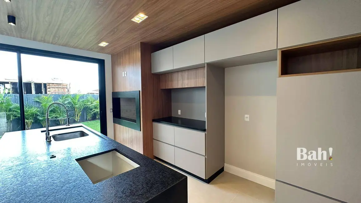 Sobrado com 4 quartos à venda, 260m2 em Xangri-lá - RS - imagem 7 Foto 7 de Sobrado com 4 quartos à venda, 260m2 em Xangri-lá - RS