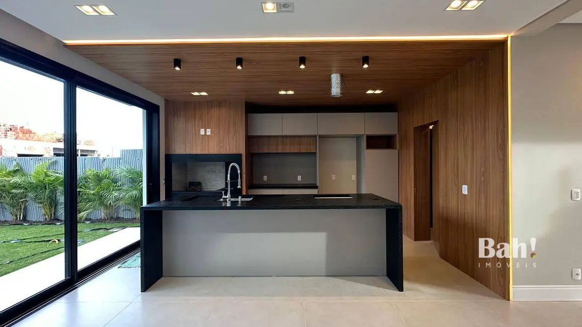 Sobrado com 4 quartos à venda, 260m2 em Xangri-lá - RS - imagem 5 Foto 5 de Sobrado com 4 quartos à venda, 260m2 em Xangri-lá - RS