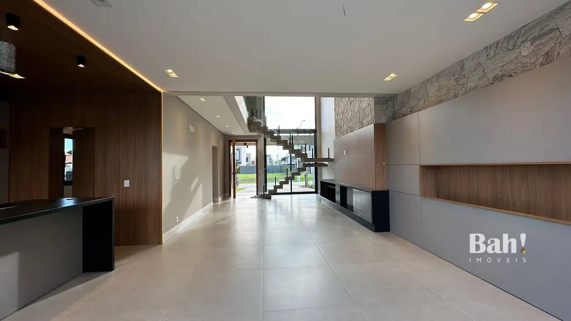 Sobrado com 4 quartos à venda, 260m2 em Xangri-lá - RS - imagem 8 Foto 8 de Sobrado com 4 quartos à venda, 260m2 em Xangri-lá - RS