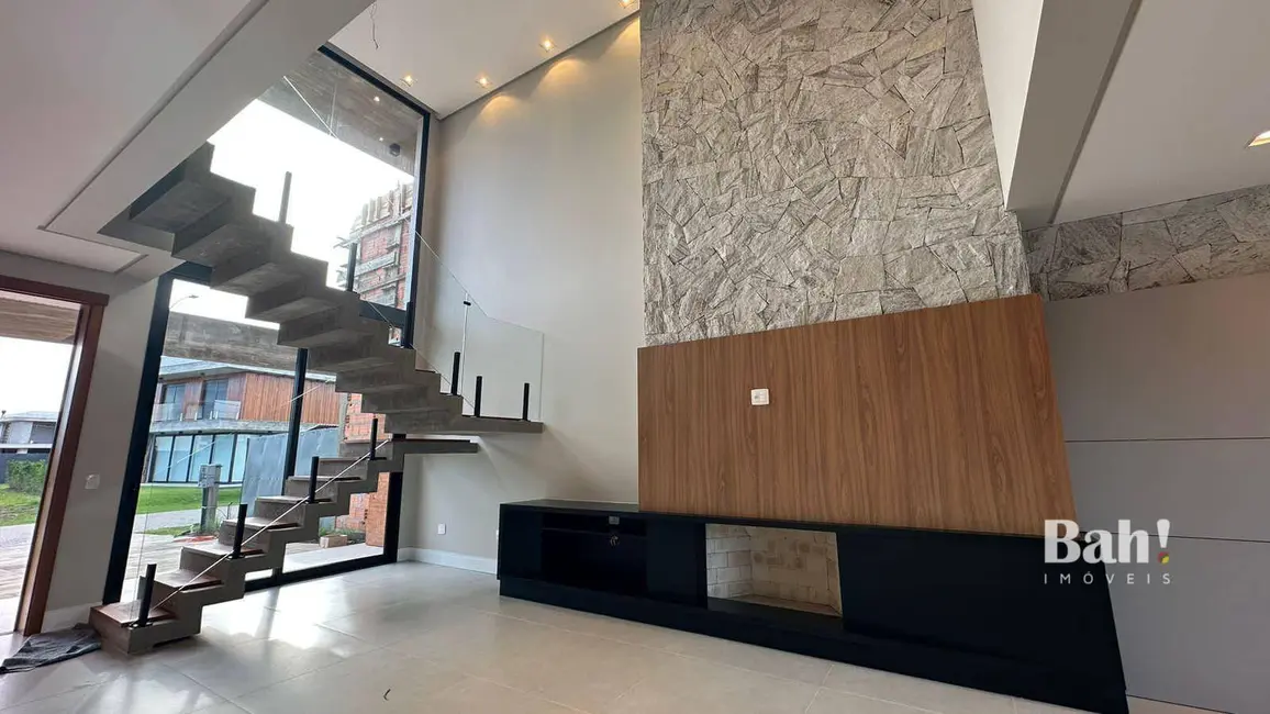 Sobrado com 4 quartos à venda, 260m2 em Xangri-lá - RS - imagem 4 Foto 4 de Sobrado com 4 quartos à venda, 260m2 em Xangri-lá - RS