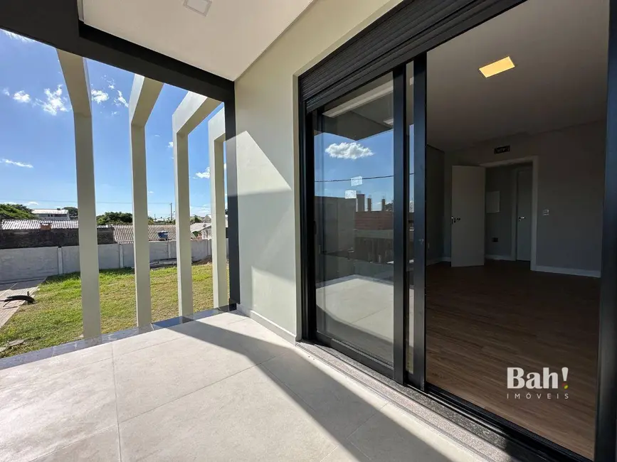 Sobrado com 3 quartos à venda, 160m2 em Fátima, Canoas - RS - imagem 8 Foto 8 de Sobrado com 3 quartos à venda, 160m2 em Fátima, Canoas - RS