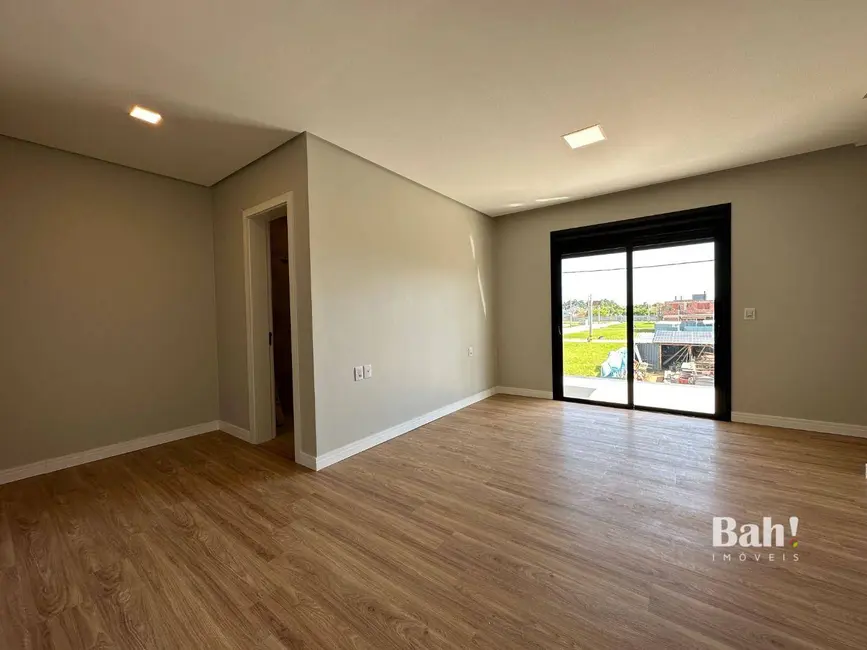 Sobrado com 3 quartos à venda, 160m2 em Fátima, Canoas - RS - imagem 7 Foto 7 de Sobrado com 3 quartos à venda, 160m2 em Fátima, Canoas - RS