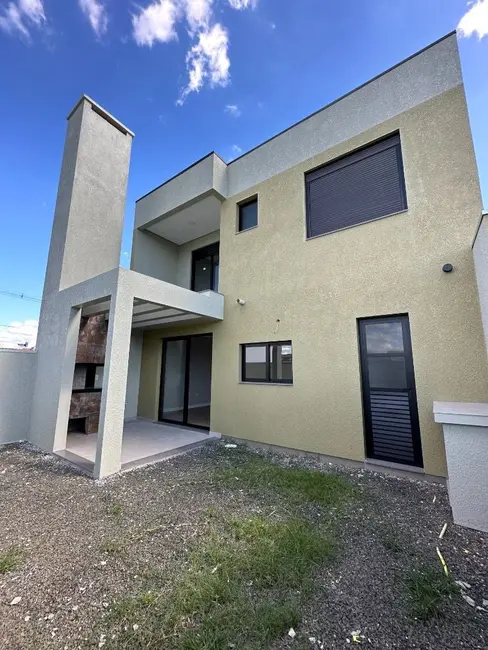 Sobrado com 3 quartos à venda, 160m2 em Fátima, Canoas - RS - imagem 6 Foto 6 de Sobrado com 3 quartos à venda, 160m2 em Fátima, Canoas - RS