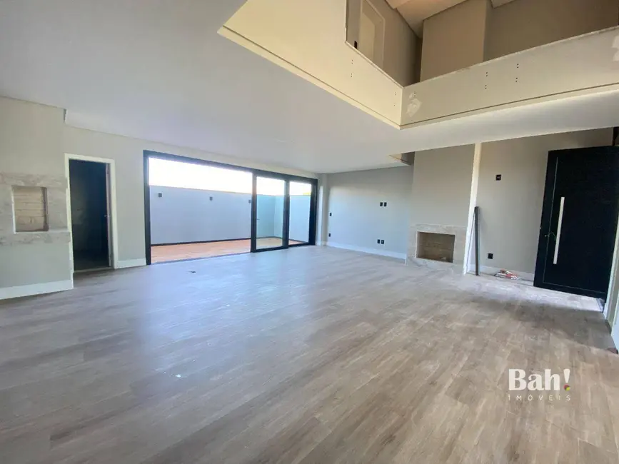 Sobrado com 3 quartos à venda e para alugar, 160m2 em Fátima, Canoas - RS - imagem 5 Foto 5 de Sobrado com 3 quartos à venda e para alugar, 160m2 em Fátima, Canoas - RS
