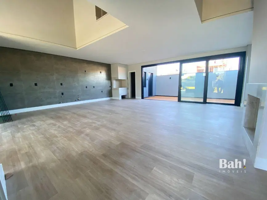 Sobrado com 3 quartos à venda e para alugar, 160m2 em Fátima, Canoas - RS - imagem 3 Foto 3 de Sobrado com 3 quartos à venda e para alugar, 160m2 em Fátima, Canoas - RS