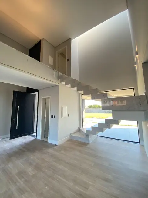 Sobrado com 3 quartos à venda e para alugar, 160m2 em Fátima, Canoas - RS - imagem 9 Foto 9 de Sobrado com 3 quartos à venda e para alugar, 160m2 em Fátima, Canoas - RS
