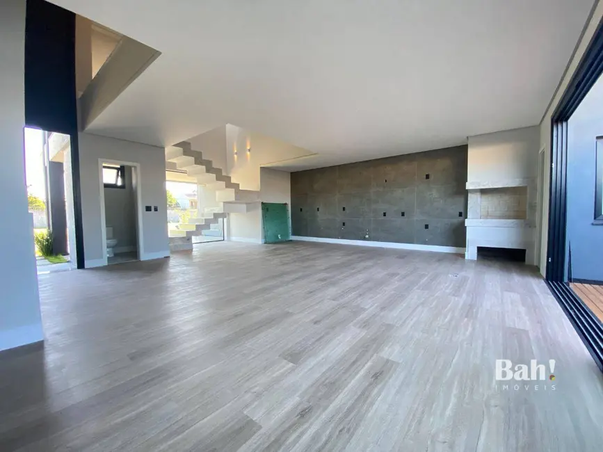 Sobrado com 3 quartos à venda e para alugar, 160m2 em Fátima, Canoas - RS - imagem 6 Foto 6 de Sobrado com 3 quartos à venda e para alugar, 160m2 em Fátima, Canoas - RS