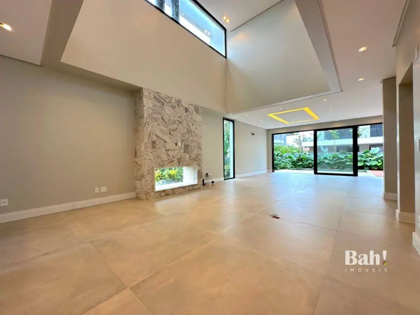 Sobrado com 4 quartos à venda, 368m2 em Marechal Rondon, Canoas - RS - imagem 3 Foto 3 de Sobrado com 4 quartos à venda, 368m2 em Marechal Rondon, Canoas - RS