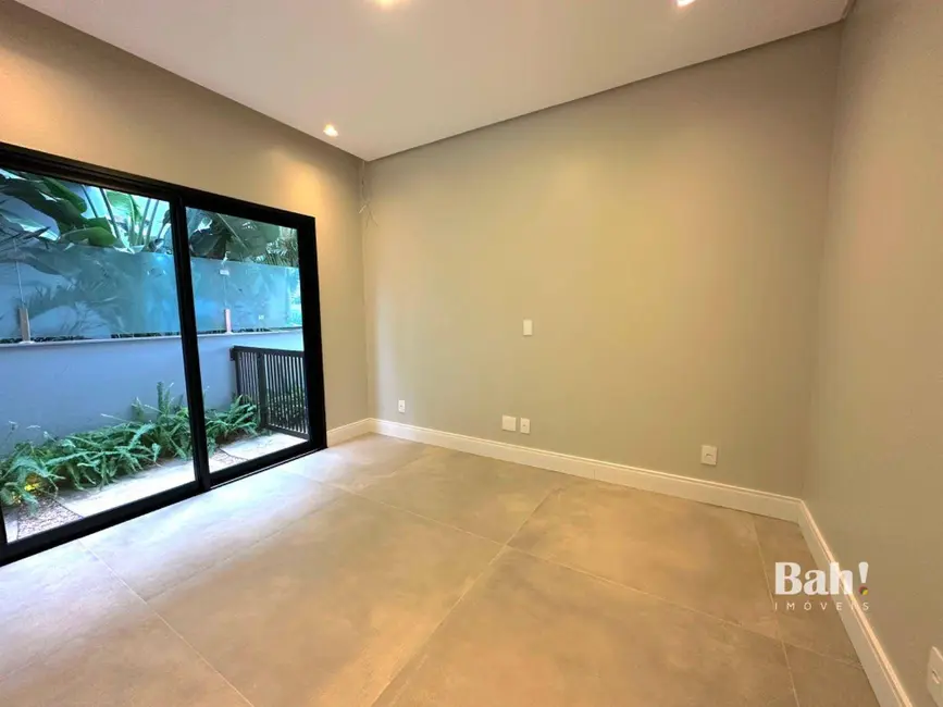 Sobrado com 4 quartos à venda, 368m2 em Marechal Rondon, Canoas - RS - imagem 9 Foto 9 de Sobrado com 4 quartos à venda, 368m2 em Marechal Rondon, Canoas - RS