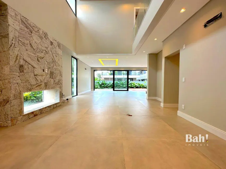 Sobrado com 4 quartos à venda, 368m2 em Marechal Rondon, Canoas - RS - imagem 2 Foto 2 de Sobrado com 4 quartos à venda, 368m2 em Marechal Rondon, Canoas - RS