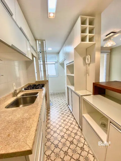 Apartamento com 3 quartos à venda, 74m2 em Porto Alegre - RS - imagem 4 Foto 4 de Apartamento com 3 quartos à venda, 74m2 em Porto Alegre - RS