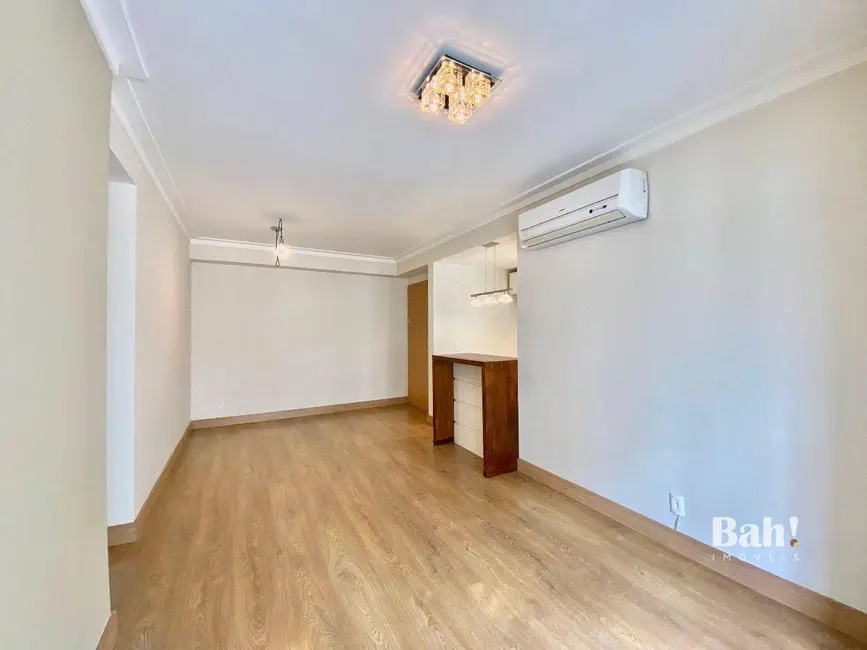 Foto 2 de Apartamento com 3 quartos à venda, 74m2 em Porto Alegre - RS