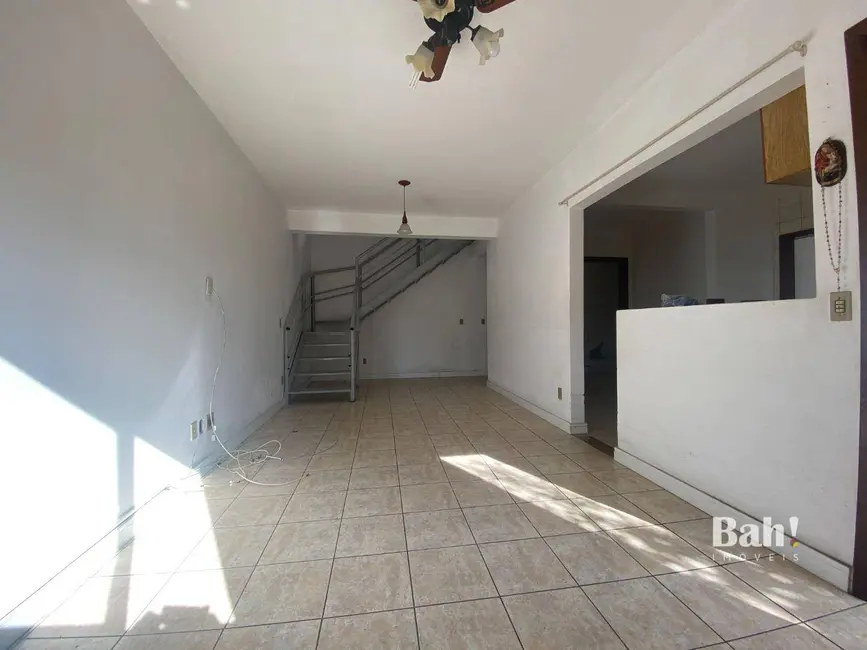Foto 2 de Sobrado com 3 quartos à venda, 330m2 em Centro, Canoas - RS