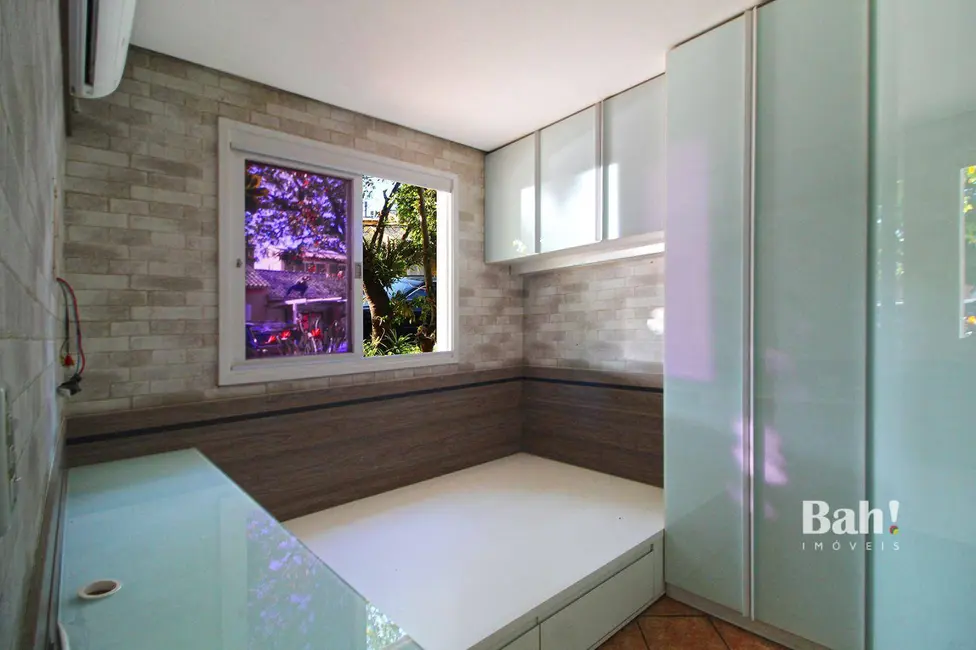 Casa de Condomínio com 3 quartos à venda, 160m2 em Rio Branco, Canoas - RS - imagem 6 Foto 6 de Casa de Condomínio com 3 quartos à venda, 160m2 em Rio Branco, Canoas - RS