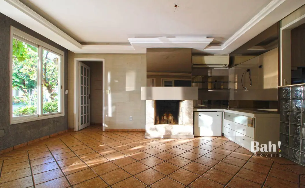 Casa de Condomínio com 3 quartos à venda, 160m2 em Rio Branco, Canoas - RS - imagem 3 Foto 3 de Casa de Condomínio com 3 quartos à venda, 160m2 em Rio Branco, Canoas - RS