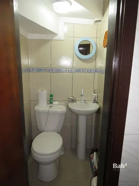 Sobrado com 3 quartos à venda, 105m2 em Niterói, Canoas - RS - imagem 6 Foto 6 de Sobrado com 3 quartos à venda, 105m2 em Niterói, Canoas - RS