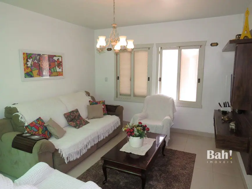Foto 2 de Sobrado com 4 quartos à venda, 360m2 em Igara, Canoas - RS