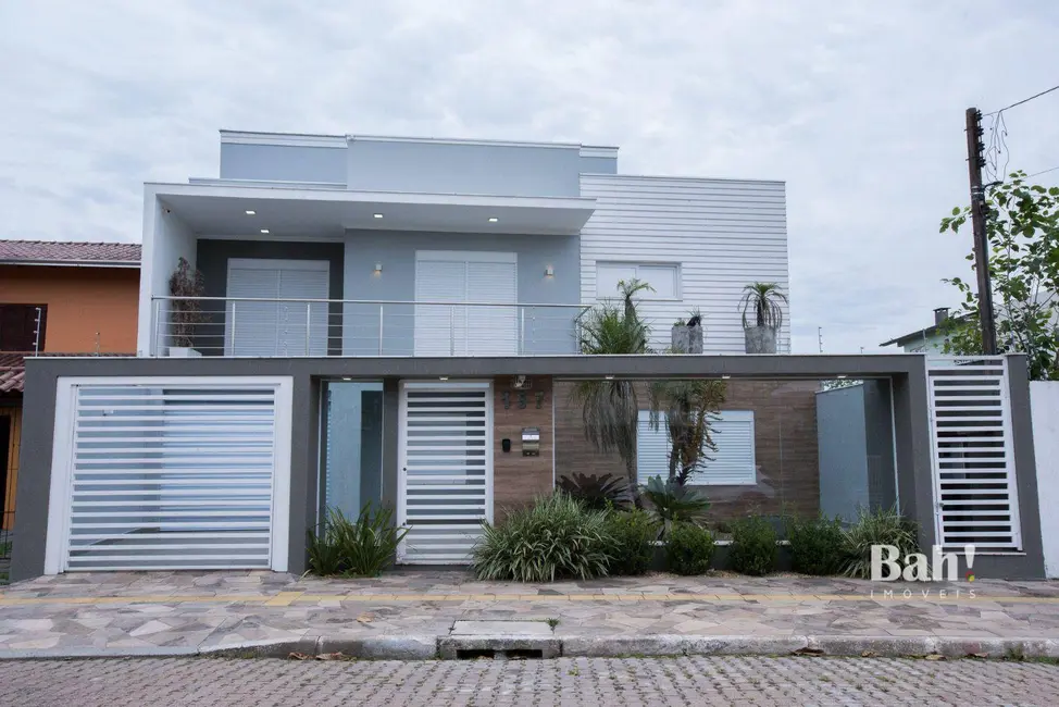Foto 5 de Sobrado com 4 quartos à venda, 342m2 em Igara, Canoas - RS