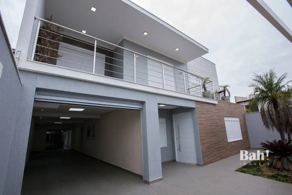 Foto 6 de Sobrado com 4 quartos à venda, 342m2 em Igara, Canoas - RS