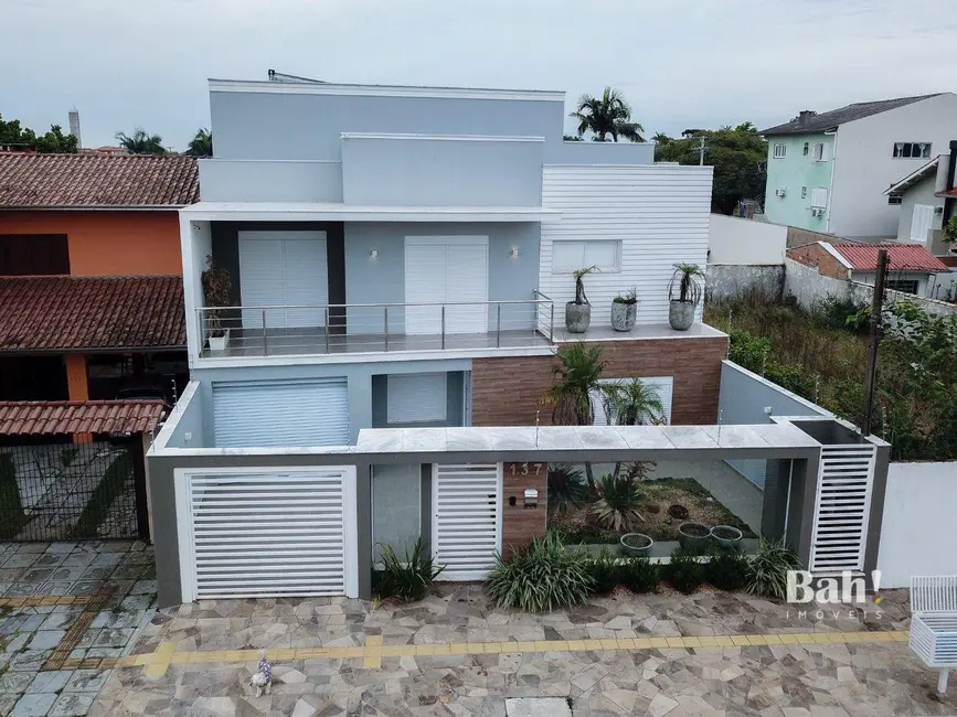 Foto 3 de Sobrado com 4 quartos à venda, 342m2 em Igara, Canoas - RS