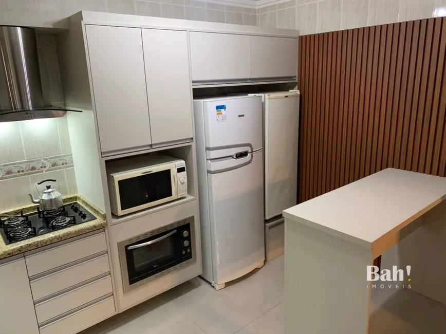 Sobrado com 3 quartos à venda, 200m2 em Estância Velha, Canoas - RS - imagem 4 Foto 4 de Sobrado com 3 quartos à venda, 200m2 em Estância Velha, Canoas - RS
