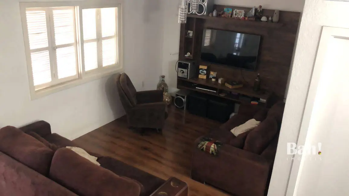 Foto 6 de Sobrado com 4 quartos à venda, 200m2 em Parque da Matriz, Cachoeirinha - RS