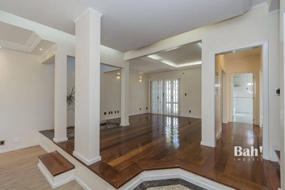 Sobrado com 3 quartos à venda, 544m2 em Centro, Esteio - RS - imagem 6 Foto 6 de Sobrado com 3 quartos à venda, 544m2 em Centro, Esteio - RS