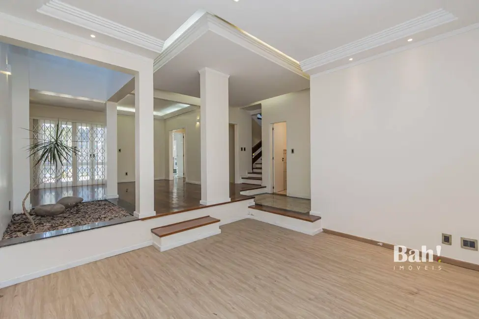 Sobrado com 3 quartos à venda, 544m2 em Centro, Esteio - RS - imagem 5 Foto 5 de Sobrado com 3 quartos à venda, 544m2 em Centro, Esteio - RS