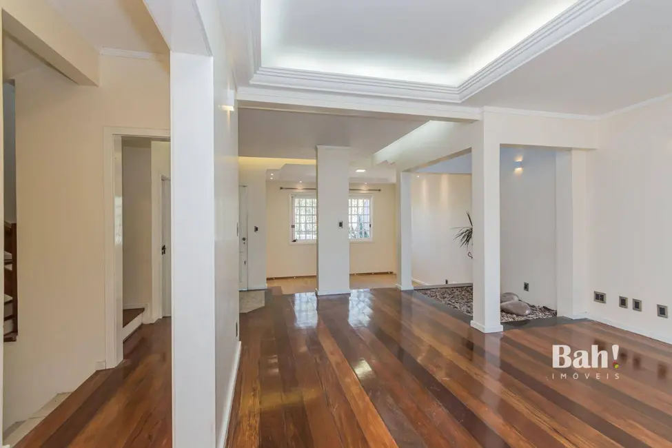 Sobrado com 3 quartos à venda, 544m2 em Centro, Esteio - RS - imagem 9 Foto 9 de Sobrado com 3 quartos à venda, 544m2 em Centro, Esteio - RS