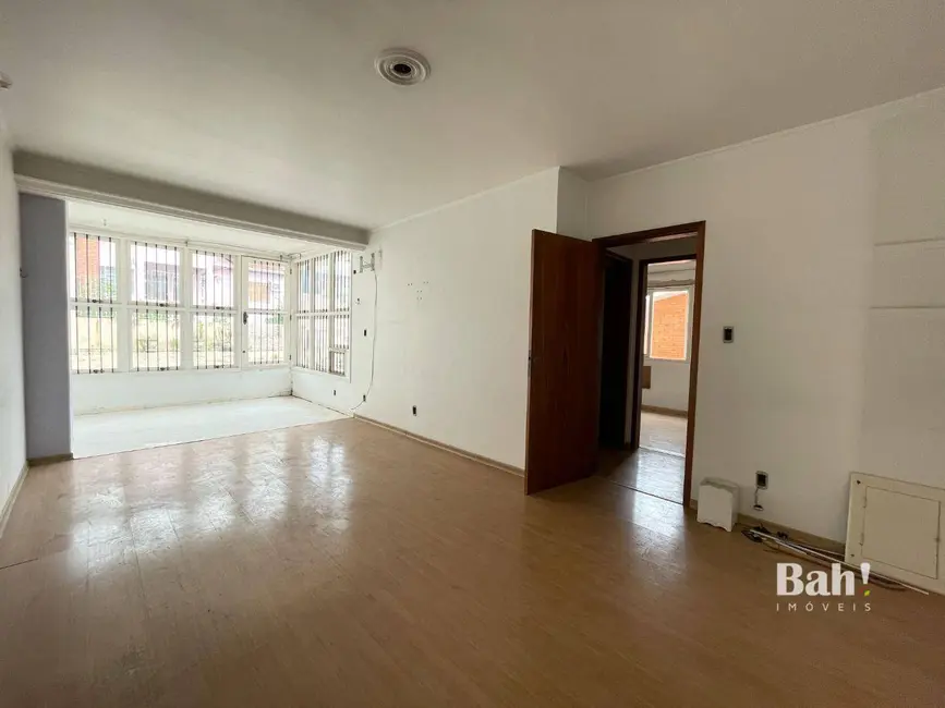 Sobrado com 3 quartos para alugar, 280m2 em Centro, Canoas - RS - imagem 9 Foto 9 de Sobrado com 3 quartos para alugar, 280m2 em Centro, Canoas - RS