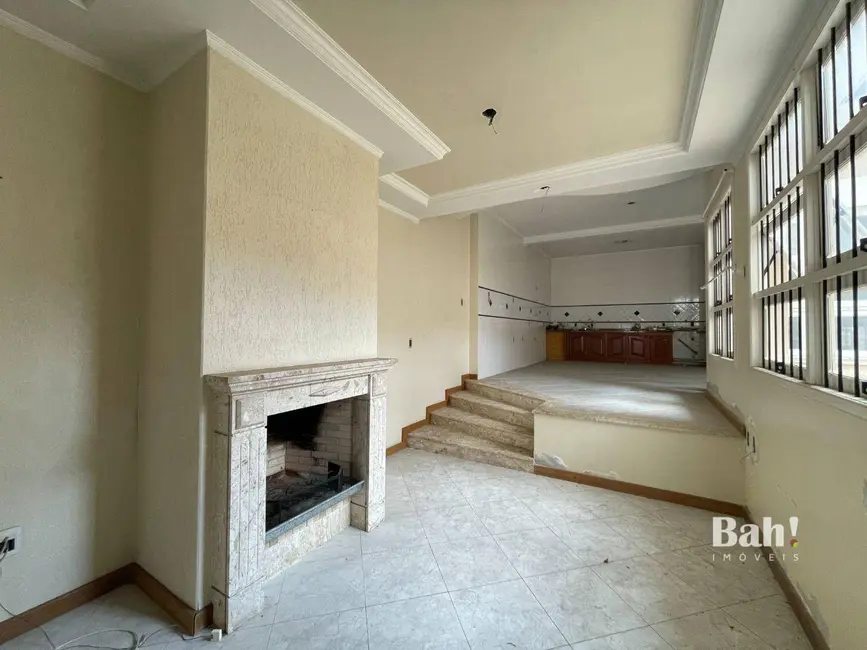 Sobrado com 3 quartos para alugar, 280m2 em Centro, Canoas - RS - imagem 4 Foto 4 de Sobrado com 3 quartos para alugar, 280m2 em Centro, Canoas - RS