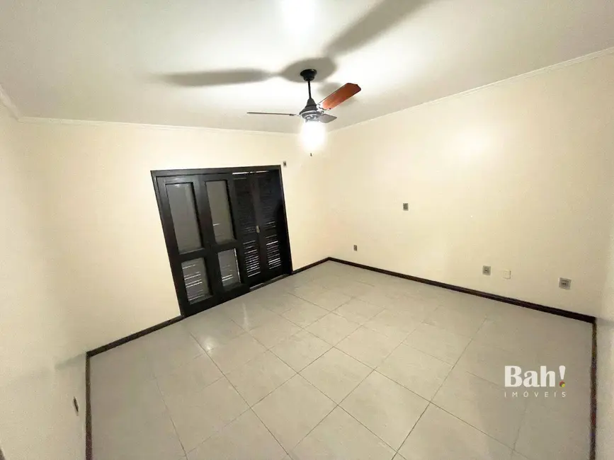 Sobrado com 4 quartos à venda, 320m2 em Harmonia, Canoas - RS - imagem 6 Foto 6 de Sobrado com 4 quartos à venda, 320m2 em Harmonia, Canoas - RS