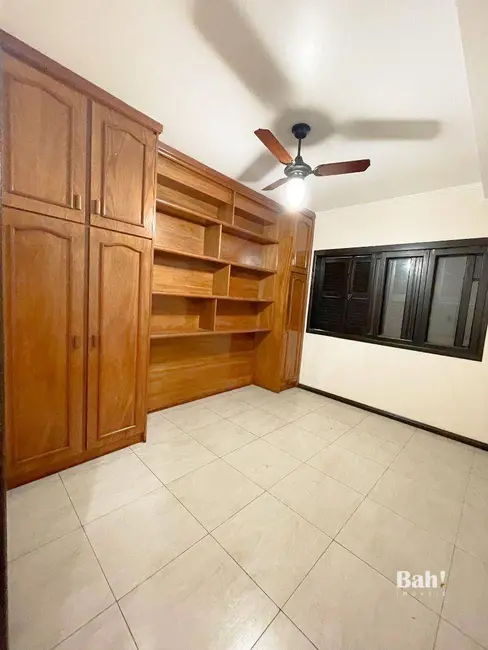 Sobrado com 4 quartos à venda, 320m2 em Harmonia, Canoas - RS - imagem 5 Foto 5 de Sobrado com 4 quartos à venda, 320m2 em Harmonia, Canoas - RS