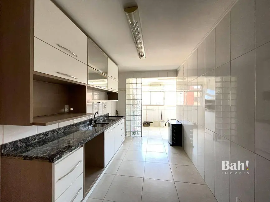 Apartamento com 3 quartos à venda, 154m2 em Menino Deus, Porto Alegre - RS - imagem 4 Foto 4 de Apartamento com 3 quartos à venda, 154m2 em Menino Deus, Porto Alegre - RS