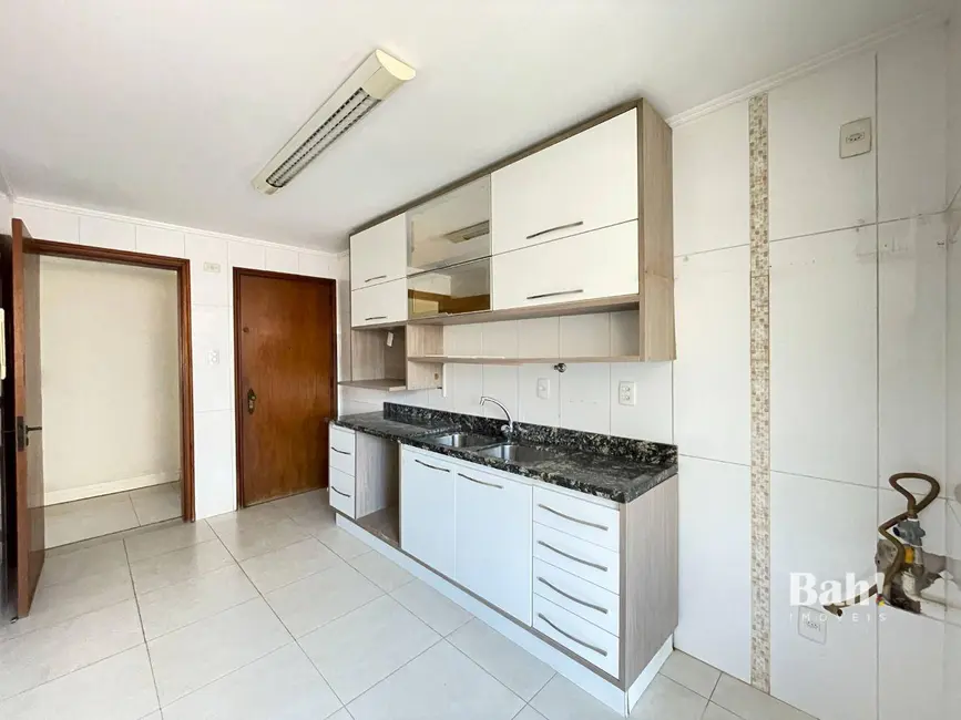 Apartamento com 3 quartos à venda, 154m2 em Menino Deus, Porto Alegre - RS - imagem 5 Foto 5 de Apartamento com 3 quartos à venda, 154m2 em Menino Deus, Porto Alegre - RS