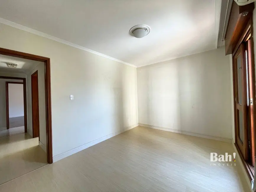 Apartamento com 3 quartos à venda, 154m2 em Menino Deus, Porto Alegre - RS - imagem 8 Foto 8 de Apartamento com 3 quartos à venda, 154m2 em Menino Deus, Porto Alegre - RS