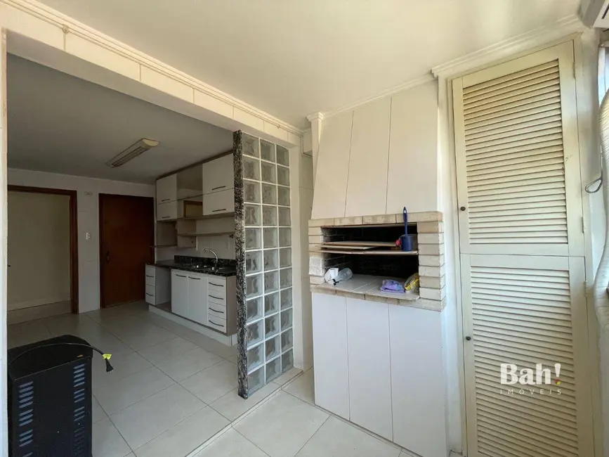 Apartamento com 3 quartos à venda, 154m2 em Menino Deus, Porto Alegre - RS - imagem 6 Foto 6 de Apartamento com 3 quartos à venda, 154m2 em Menino Deus, Porto Alegre - RS