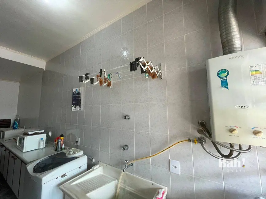 Sobrado com 5 quartos à venda, 406m2 em Marechal Rondon, Canoas - RS - imagem 8 Foto 8 de Sobrado com 5 quartos à venda, 406m2 em Marechal Rondon, Canoas - RS