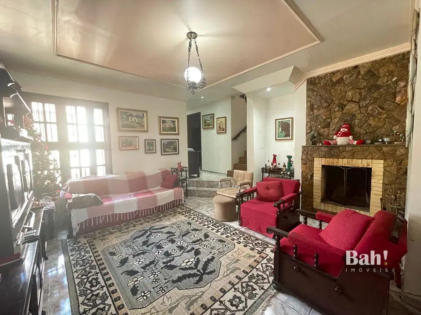 Sobrado com 5 quartos à venda, 406m2 em Marechal Rondon, Canoas - RS - imagem 4 Foto 4 de Sobrado com 5 quartos à venda, 406m2 em Marechal Rondon, Canoas - RS