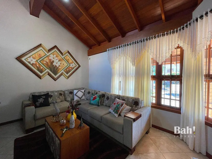 Sobrado com 4 quartos à venda, 672m2 em Estância Velha, Canoas - RS - imagem 4 Foto 4 de Sobrado com 4 quartos à venda, 672m2 em Estância Velha, Canoas - RS