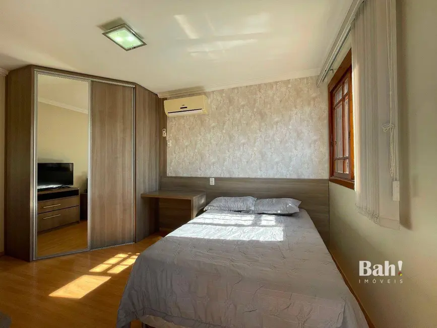 Sobrado com 4 quartos à venda, 672m2 em Estância Velha, Canoas - RS - imagem 8 Foto 8 de Sobrado com 4 quartos à venda, 672m2 em Estância Velha, Canoas - RS