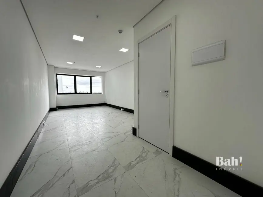 Sala Comercial à venda e para alugar, 49m2 em Marechal Rondon, Canoas - RS - imagem 4 Foto 4 de Sala Comercial à venda e para alugar, 49m2 em Marechal Rondon, Canoas - RS