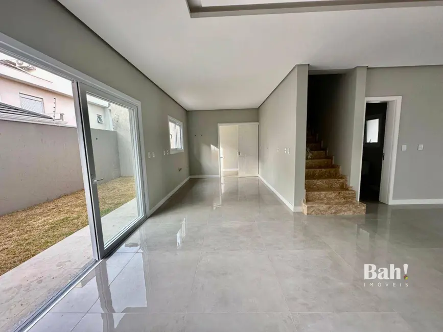 Foto 7 de Sobrado com 4 quartos à venda, 200m2 em Estância Velha, Canoas - RS