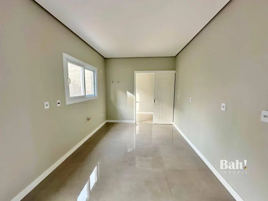 Foto 9 de Sobrado com 4 quartos à venda, 200m2 em Estância Velha, Canoas - RS