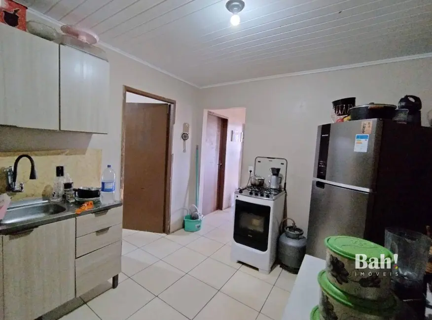 Casa com 2 quartos à venda, 160m2 em Nova Sapucaia, Sapucaia Do Sul - RS - imagem 4 Foto 4 de Casa com 2 quartos à venda, 160m2 em Nova Sapucaia, Sapucaia Do Sul - RS